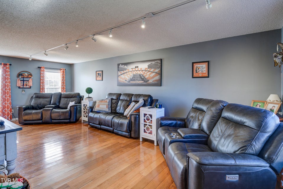 Photo #11: 308 Autumn Circle