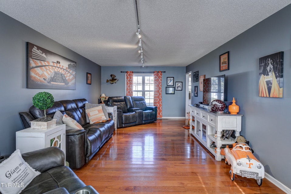 Photo #45: 308 Autumn Circle