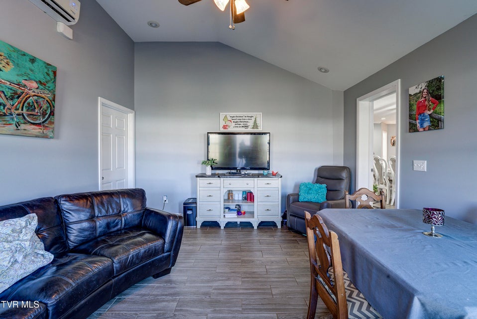 Photo #17: 308 Autumn Circle