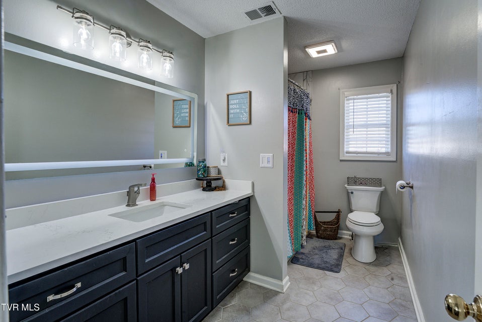 Photo #53: 308 Autumn Circle