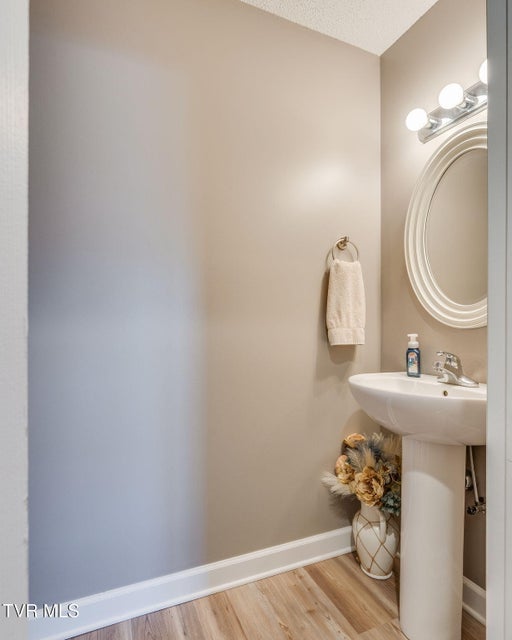 Photo #11: 1809 Lakeview Drive