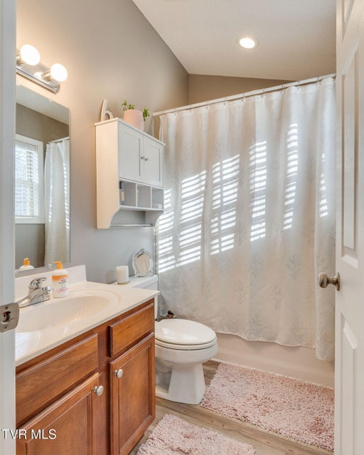 Photo #17: 1809 Lakeview Drive