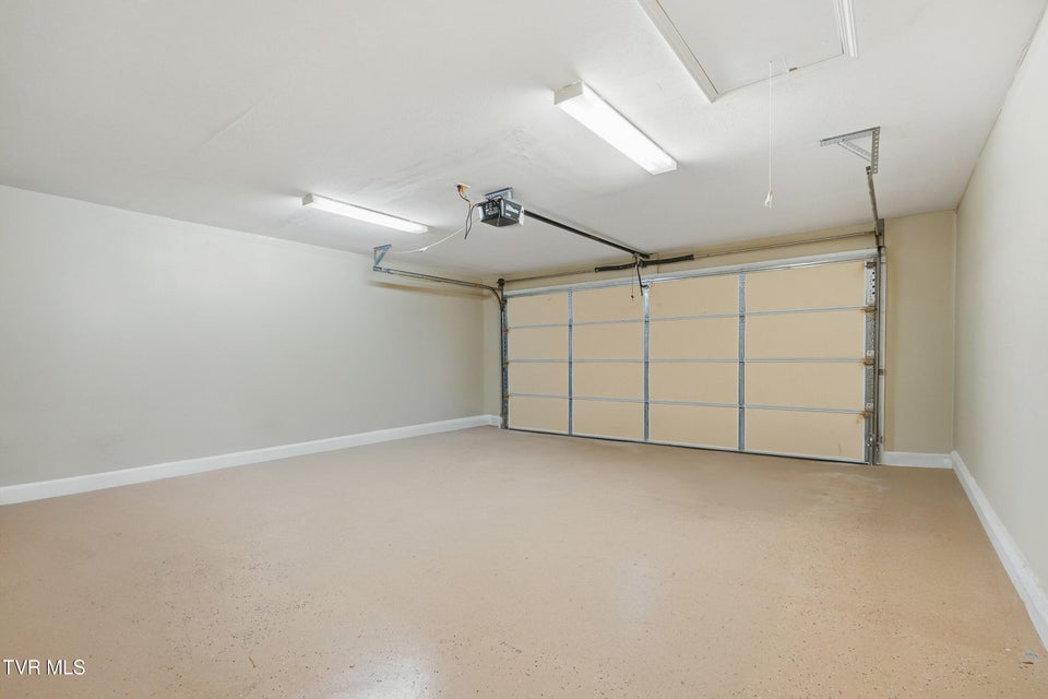 Photo #33: 1721 Skyland Falls Court