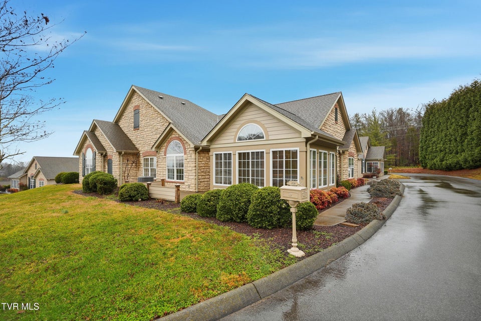 Photo #35: 1721 Skyland Falls Court