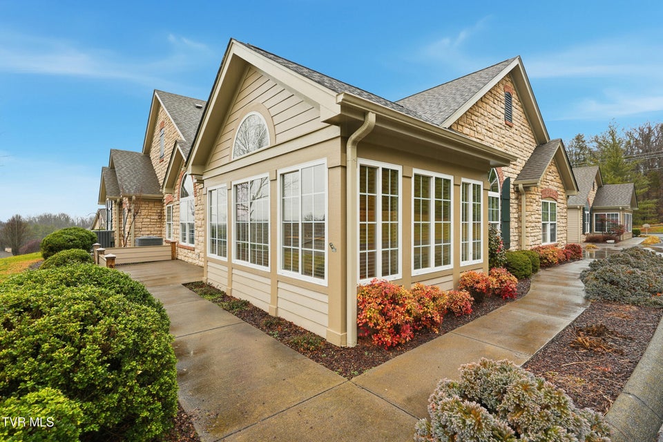 Photo #36: 1721 Skyland Falls Court