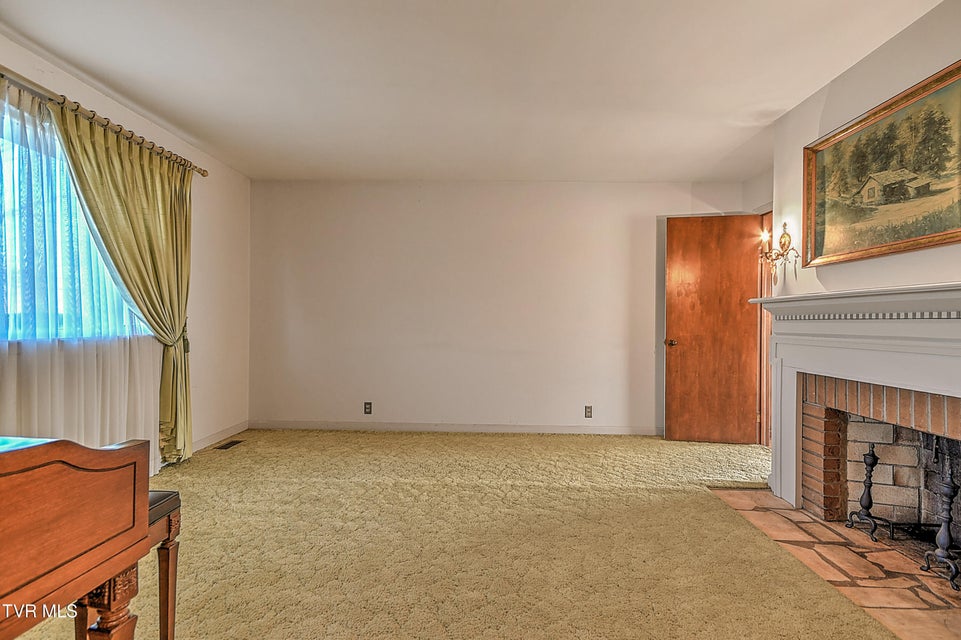 Photo #33: 461 Kincheloe Road