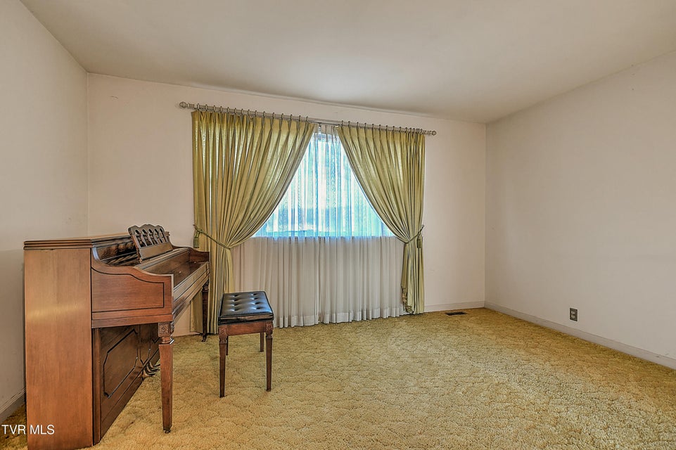 Photo #34: 461 Kincheloe Road