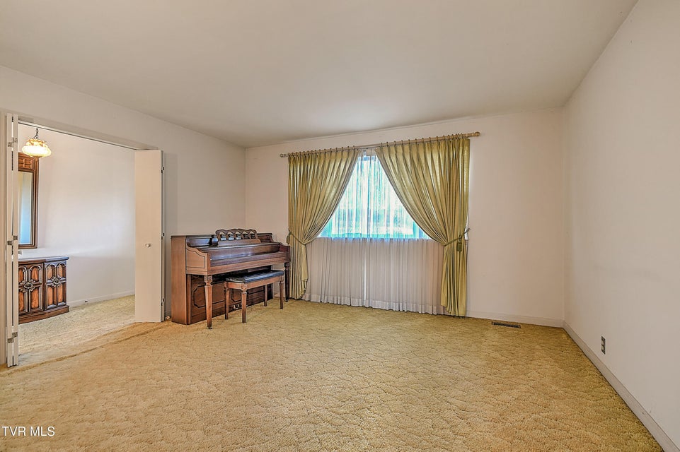 Photo #36: 461 Kincheloe Road