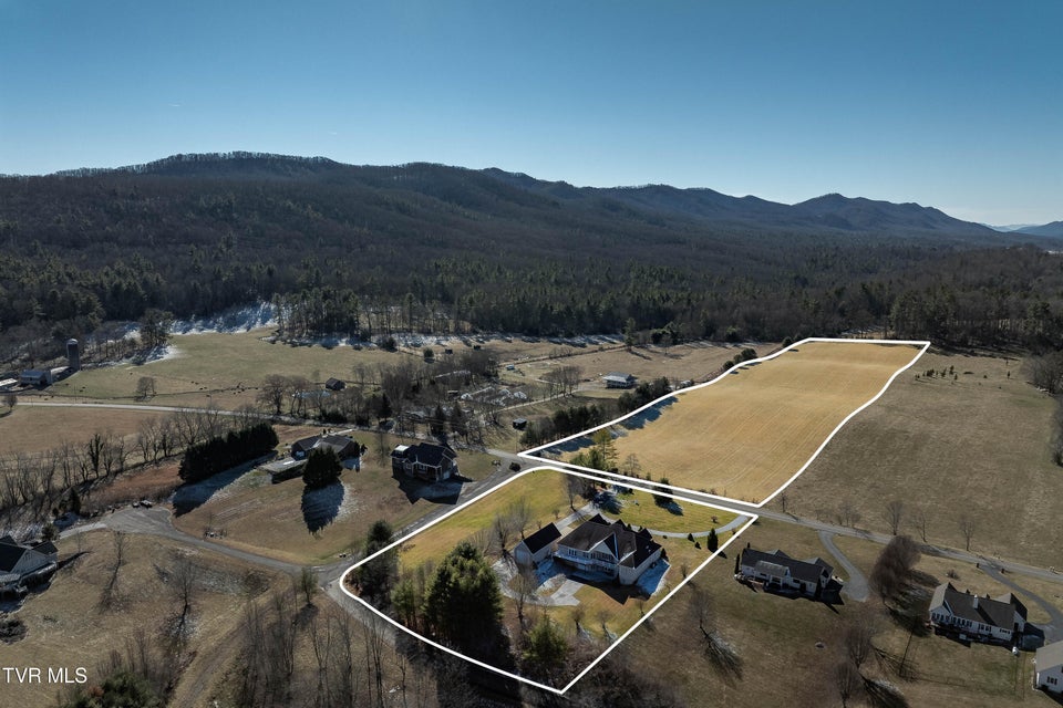 Photo #15: 1738 Harbin Hill Road