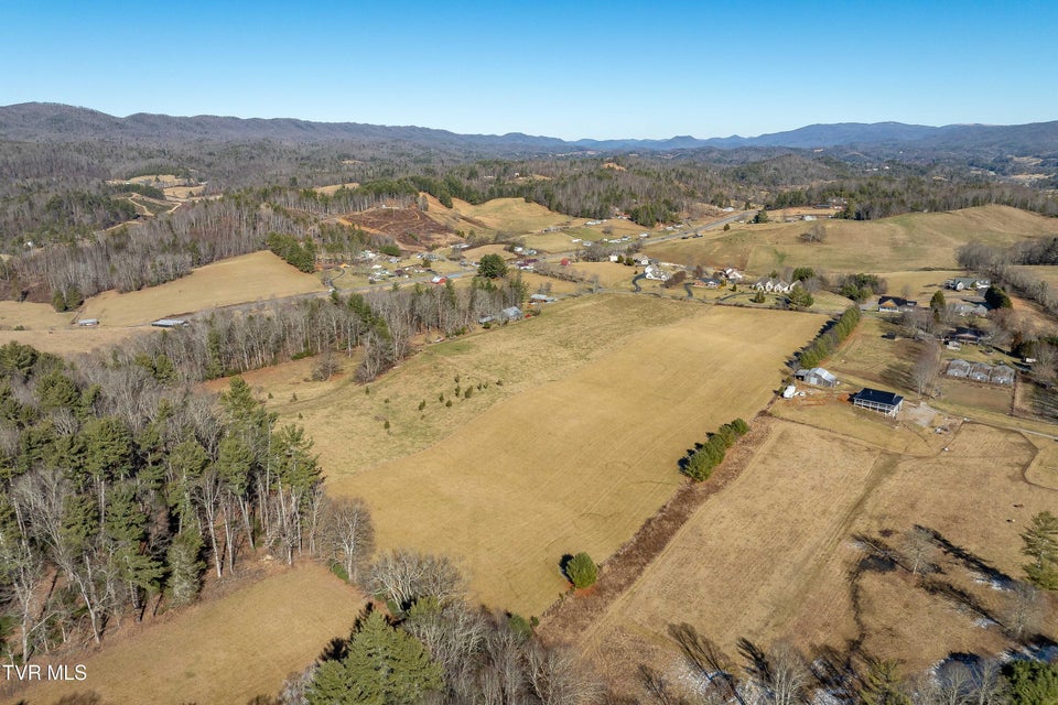 Photo #17: 1738 Harbin Hill Road