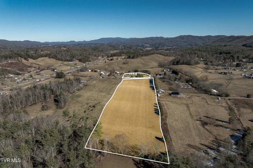 Photo #29: 1738 Harbin Hill Road