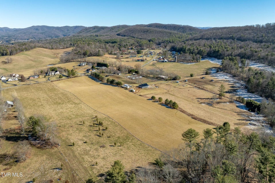 Photo #40: 1738 Harbin Hill Road