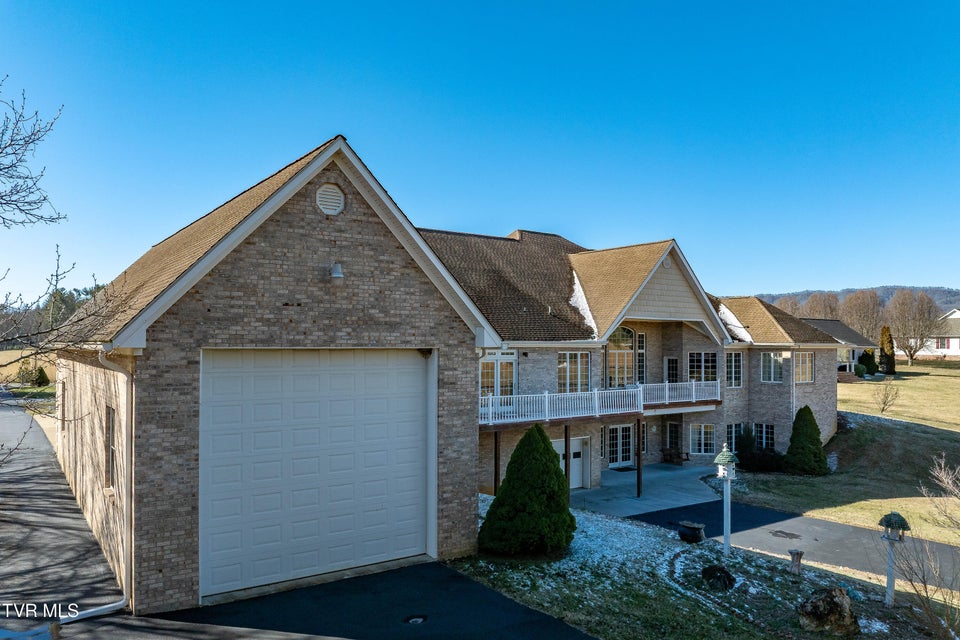 Photo #61: 1738 Harbin Hill Road