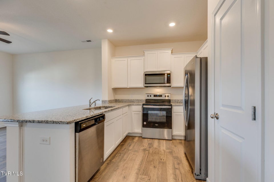 Photo #10: 30 Moon Rock Court