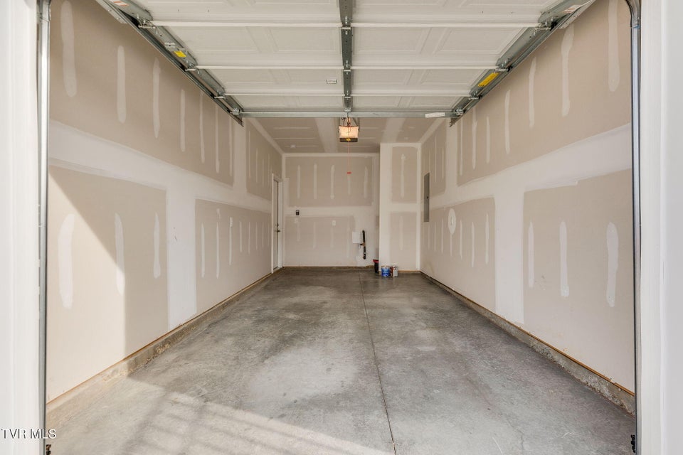 Photo #30: 30 Moon Rock Court