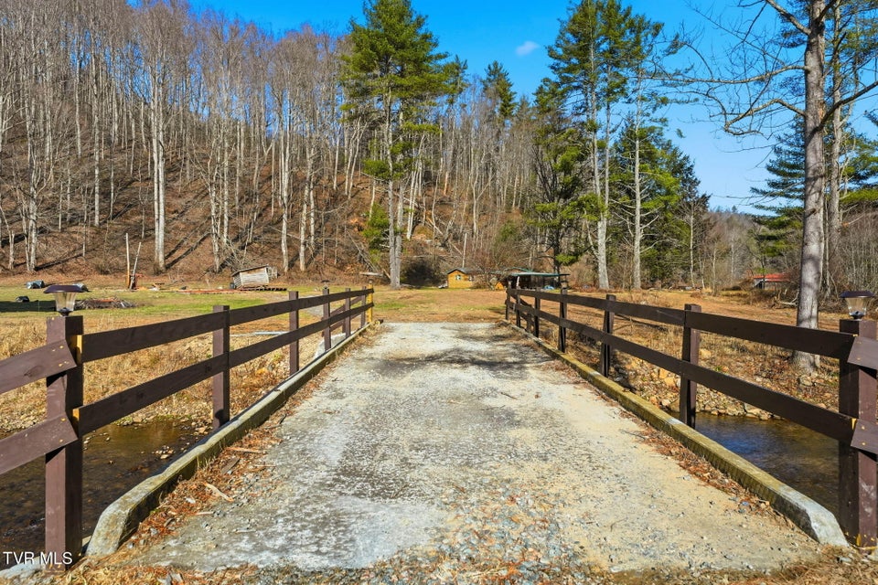 Photo #28: 8485 Highway 91 N 