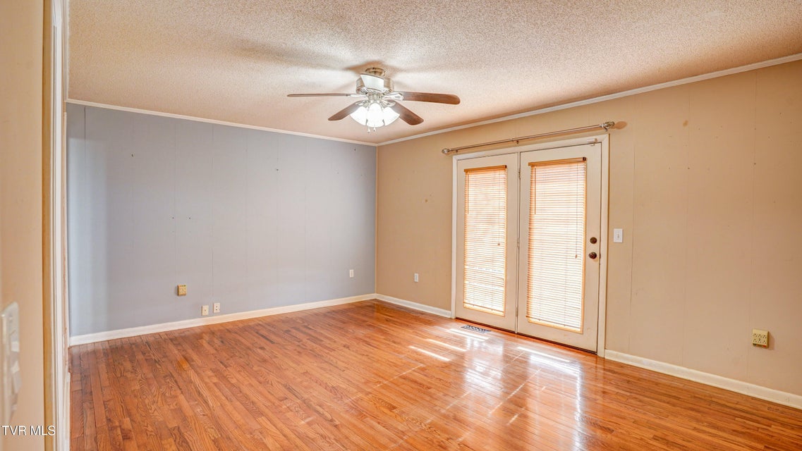 Photo #31: 310 Winegate Road