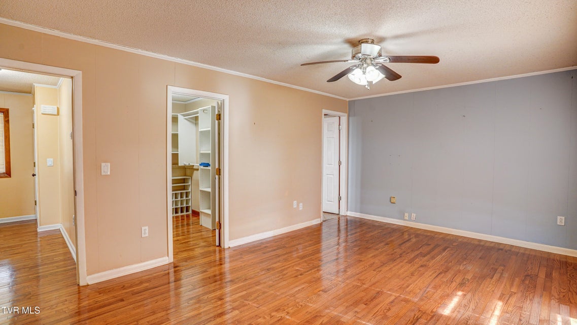 Photo #32: 310 Winegate Road