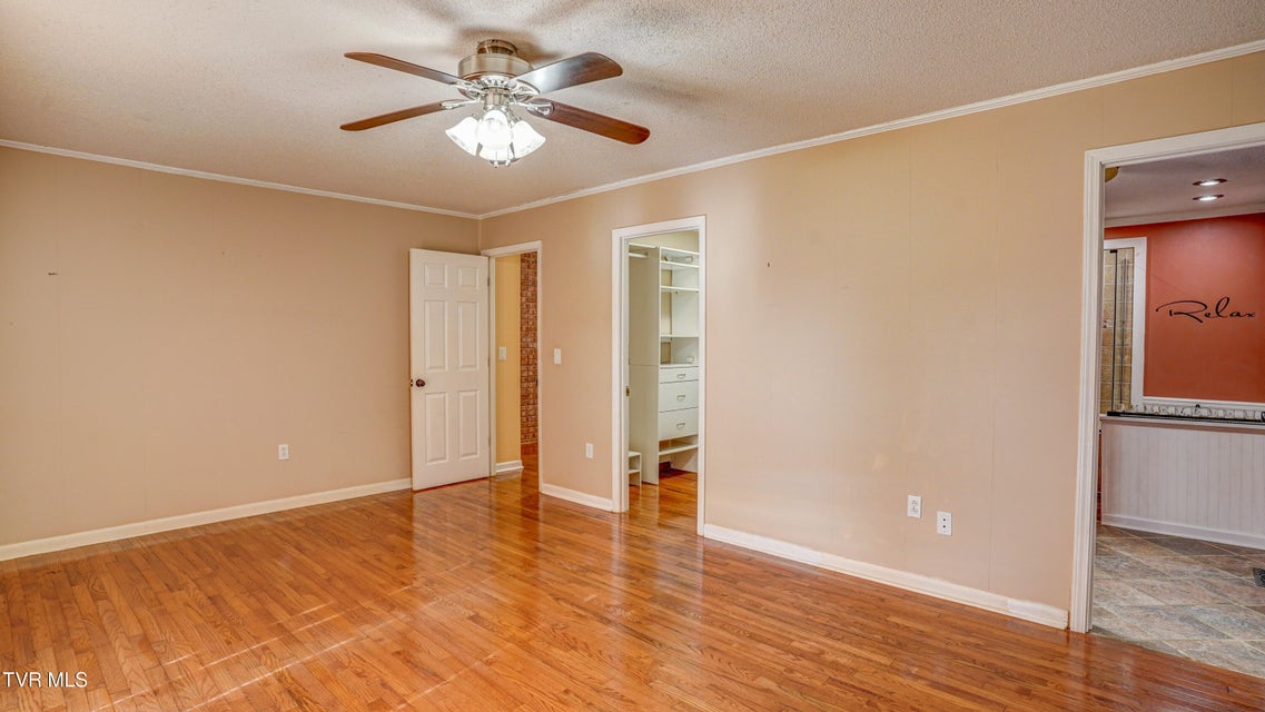 Photo #33: 310 Winegate Road