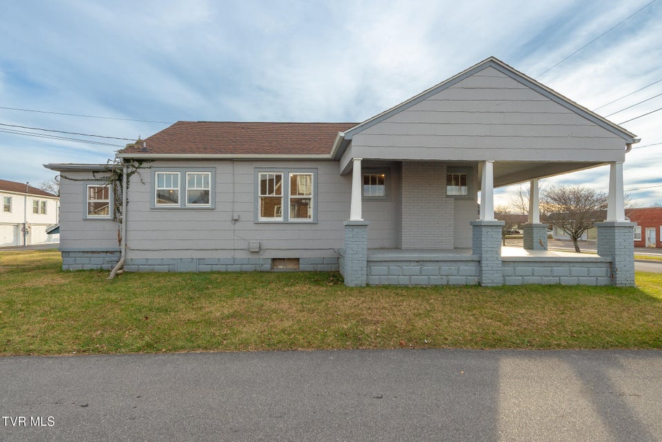 Photo #7: 1601 Edgemont Avenue