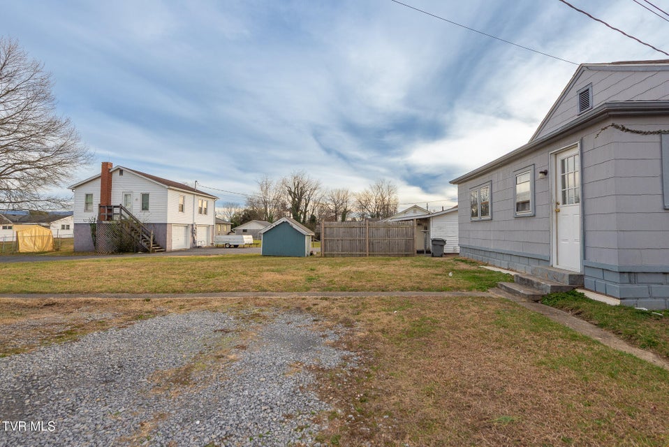 Photo #14: 1601 Edgemont Avenue