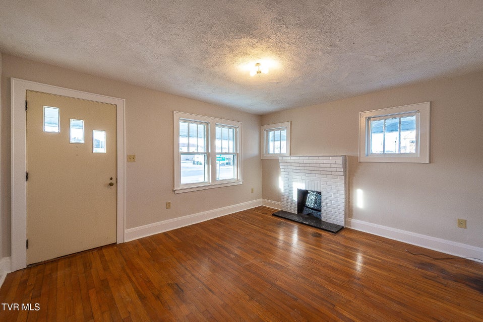 Photo #19: 1601 Edgemont Avenue