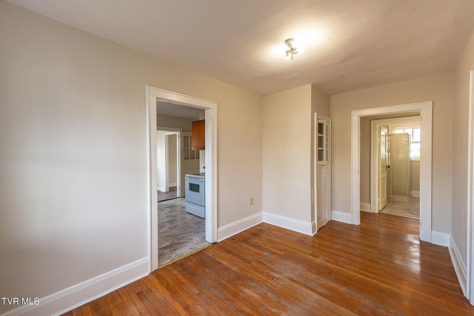 Photo #20: 1601 Edgemont Avenue