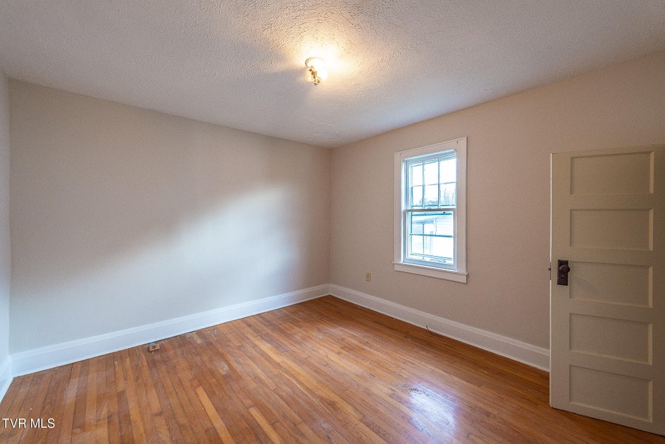 Photo #25: 1601 Edgemont Avenue