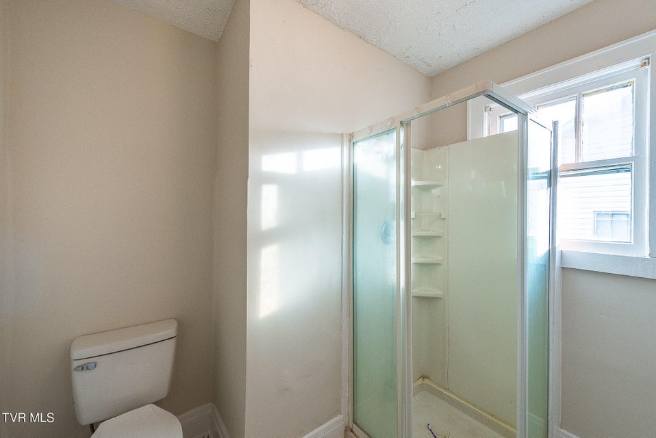 Photo #28: 1601 Edgemont Avenue