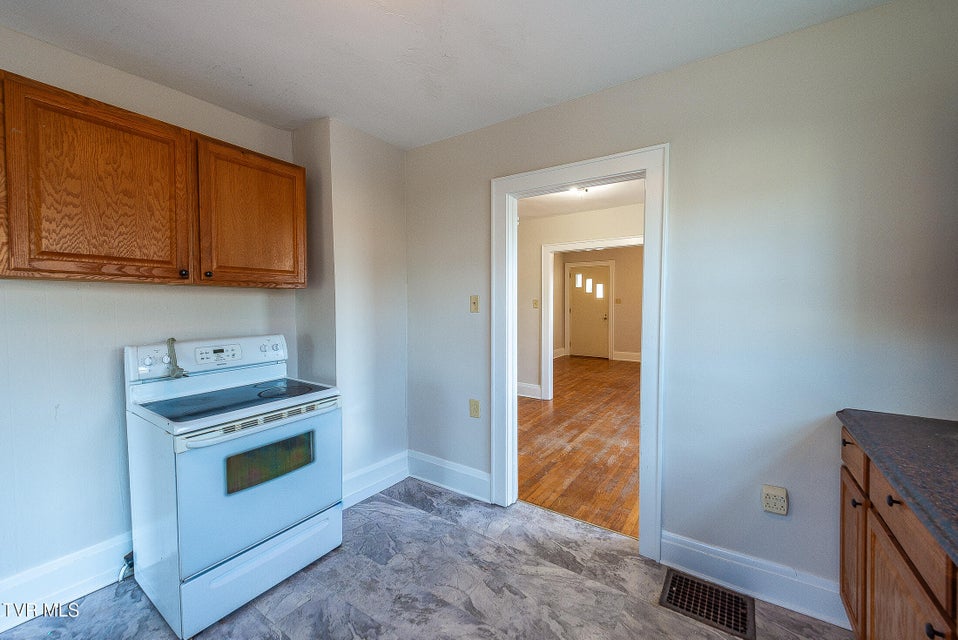 Photo #32: 1601 Edgemont Avenue