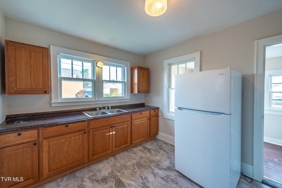 Photo #34: 1601 Edgemont Avenue