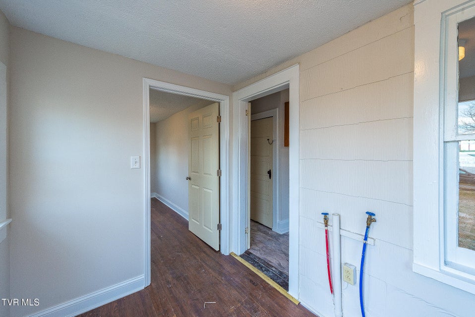 Photo #40: 1601 Edgemont Avenue