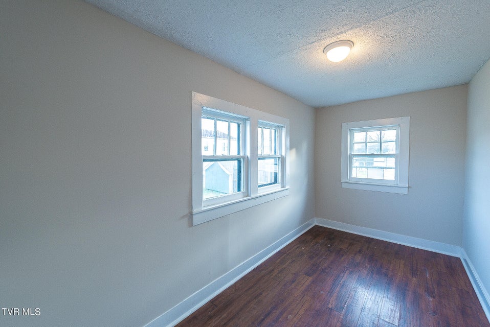 Photo #35: 1601 Edgemont Avenue