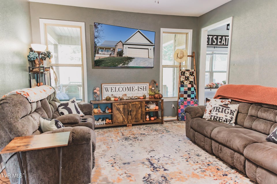 Photo #17: 948 Chestnut Grove Road