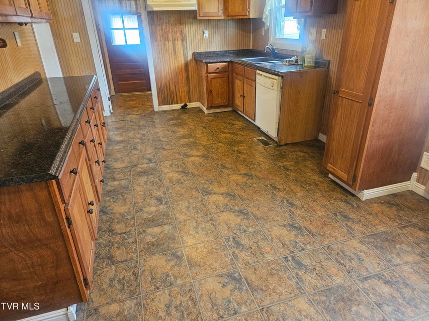 Photo #11: 205 Wood Avenue