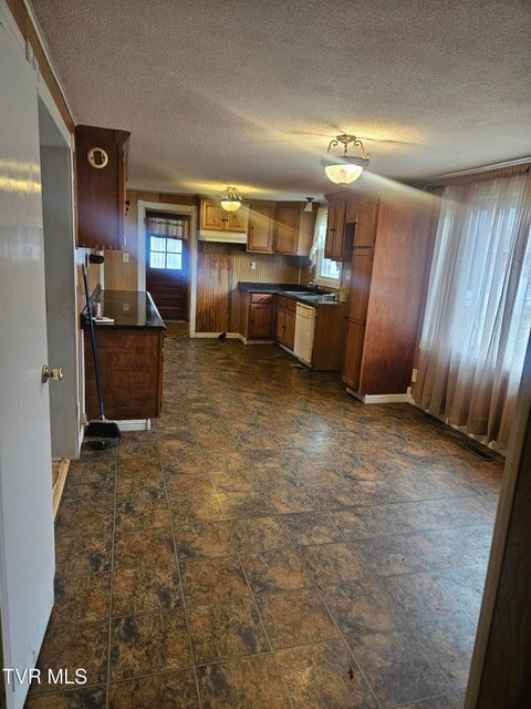 Photo #10: 205 Wood Avenue