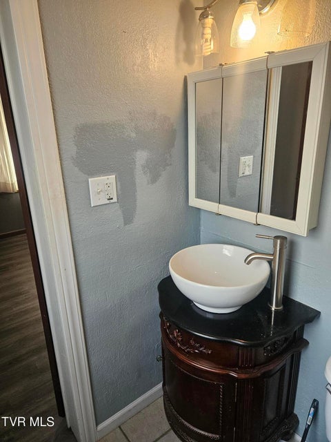 Photo #36: 205 Wood Avenue