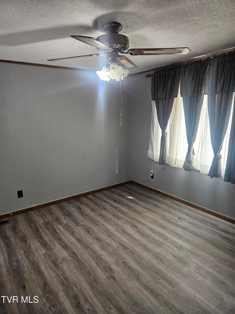 Photo #32: 205 Wood Avenue