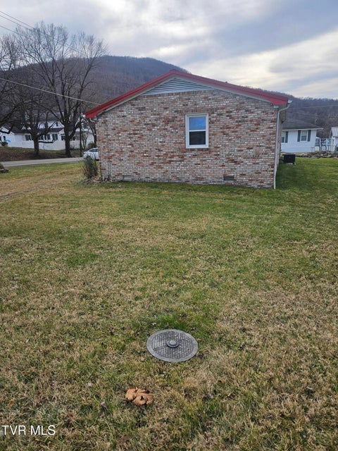 Photo #43: 205 Wood Avenue