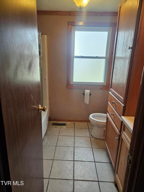 Photo #24: 205 Wood Avenue