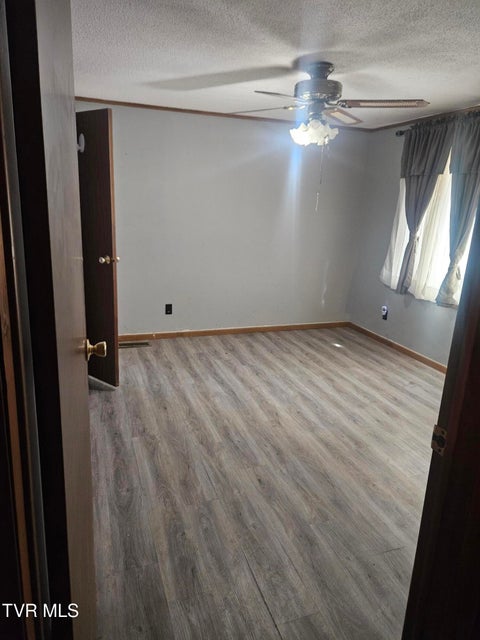 Photo #33: 205 Wood Avenue