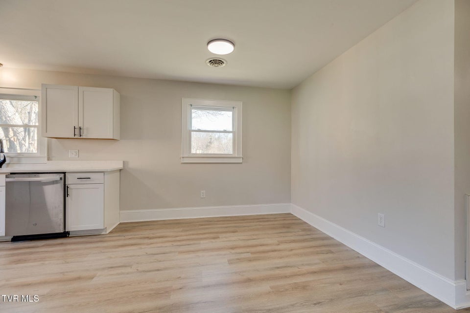 Photo #8: 146 Carlton Road