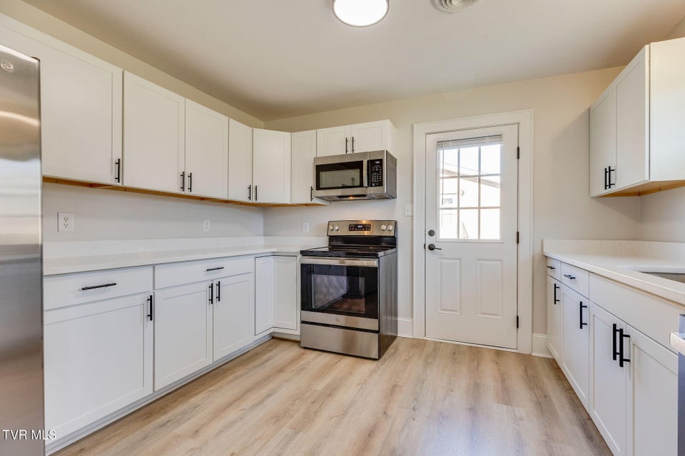 Photo #11: 146 Carlton Road