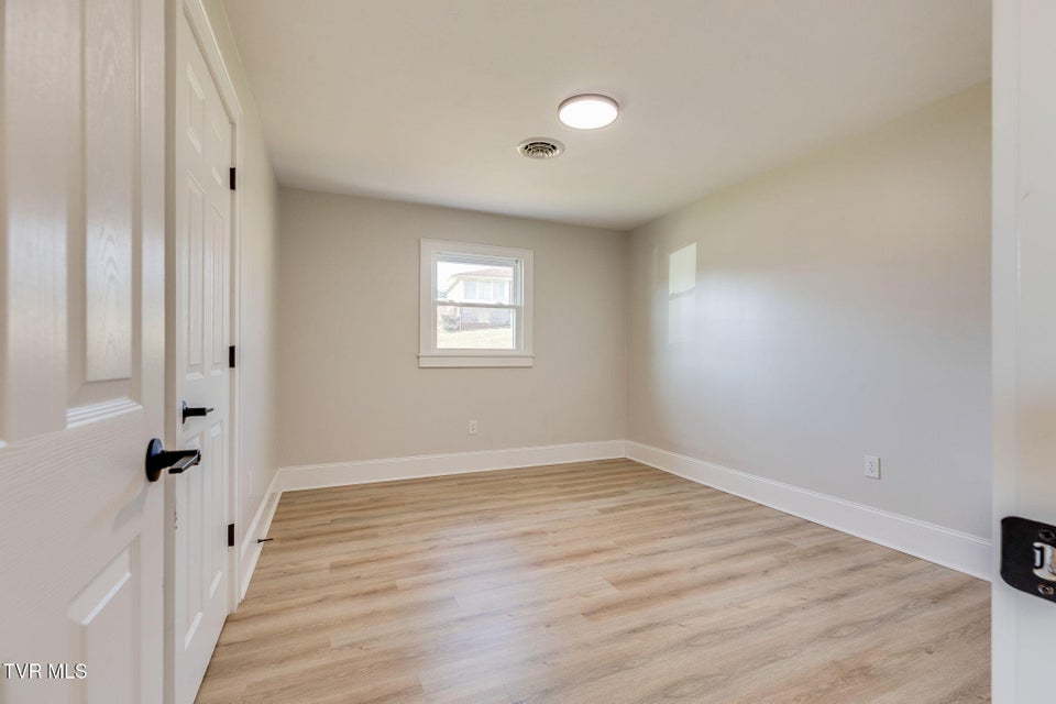 Photo #18: 146 Carlton Road