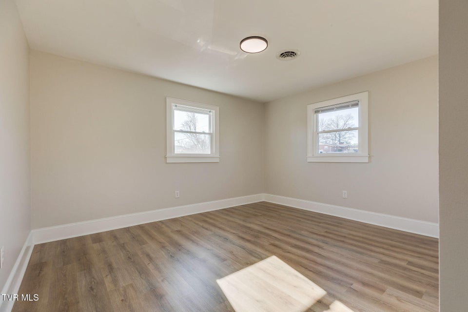 Photo #22: 146 Carlton Road