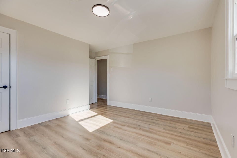 Photo #24: 146 Carlton Road