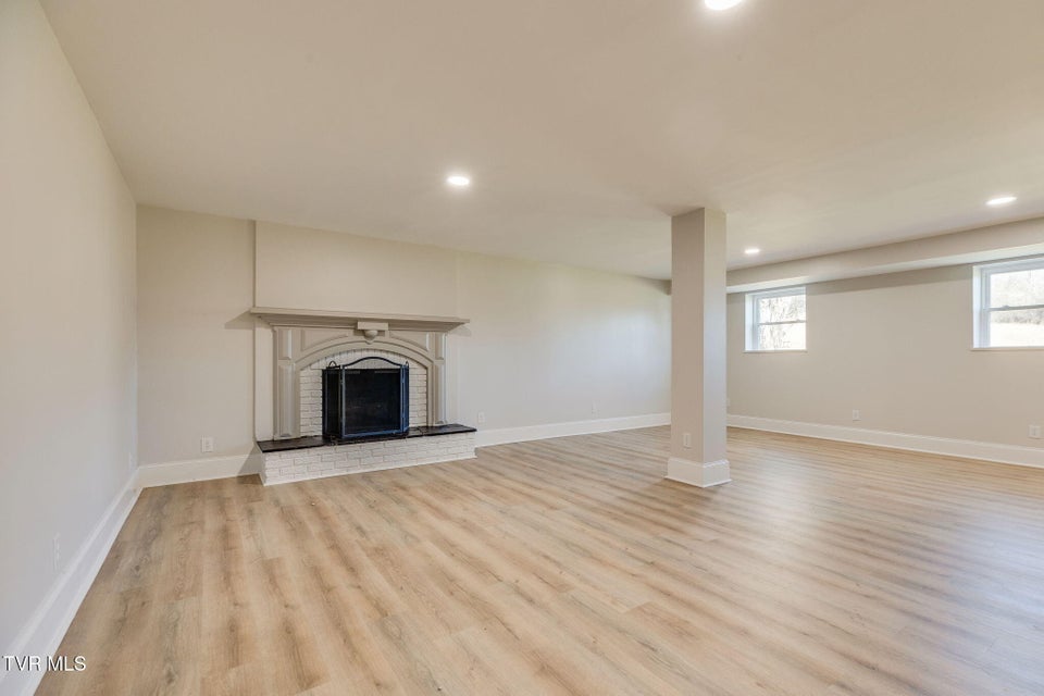 Photo #26: 146 Carlton Road