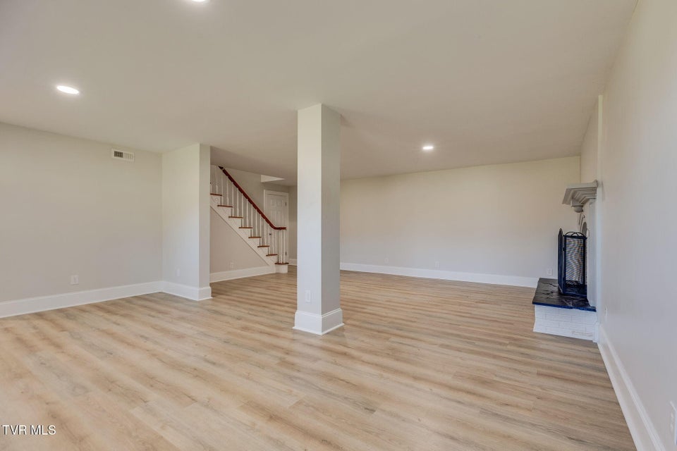 Photo #29: 146 Carlton Road