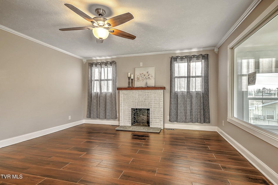 Photo #7: 16106 Lee Highway