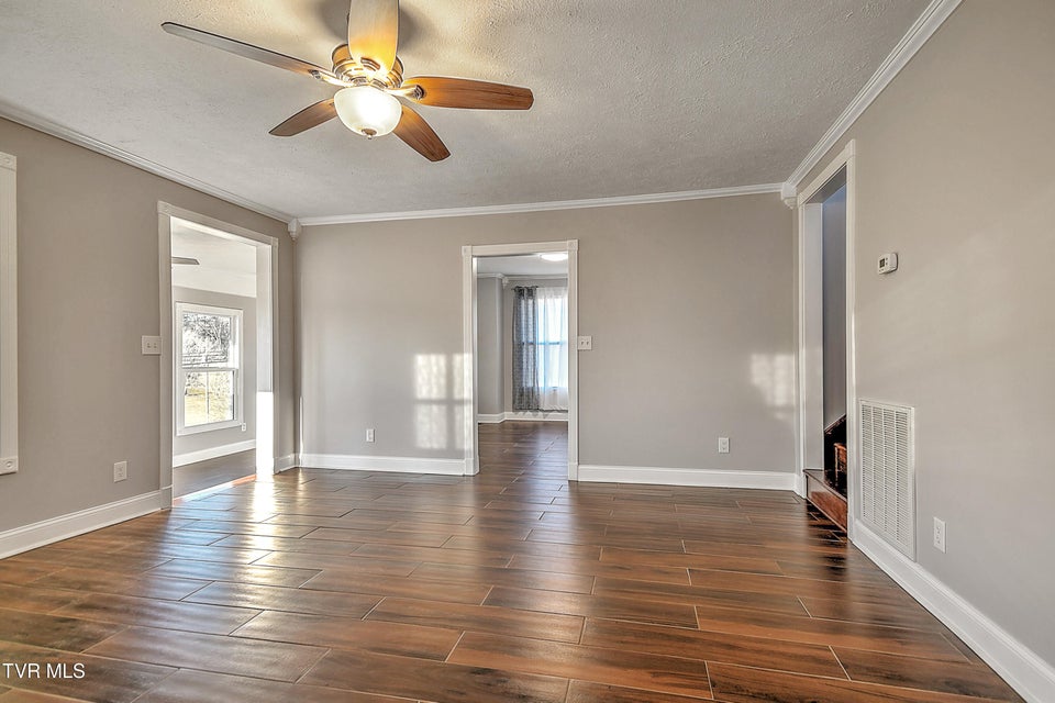 Photo #9: 16106 Lee Highway